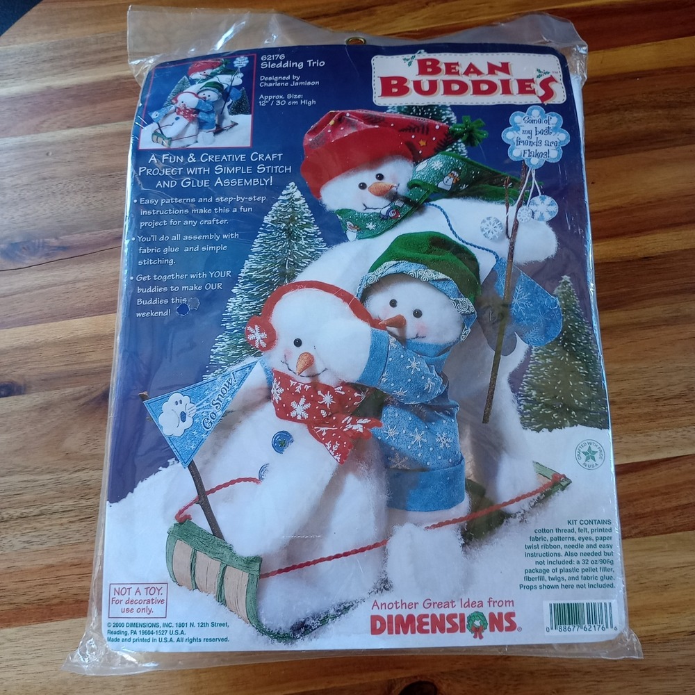 Dimensions Bean Buddies Sledding Trio 62176 Vintage‎ 2000 Felt Craft Kit Snowman